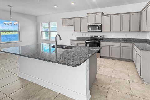 House in Saint Cloud, Florida 4 bedrooms, 204.57 sq.m. № 2150255 - photo 4