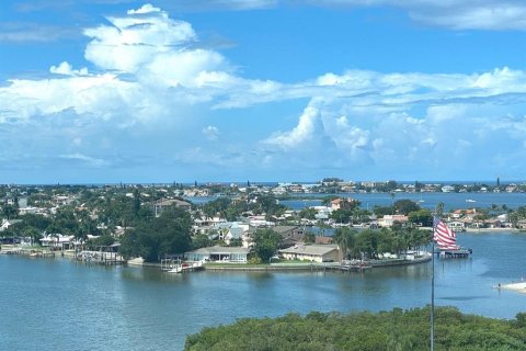 Condo in Belleair Bluffs, Florida, 1 bedroom № 2119280 - photo 2