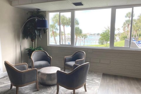 Condo in Belleair Bluffs, Florida, 1 bedroom № 2119280 - photo 29