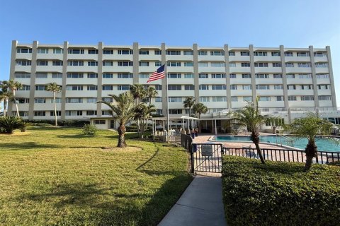 Condo in Belleair Bluffs, Florida, 1 bedroom  № 2119280