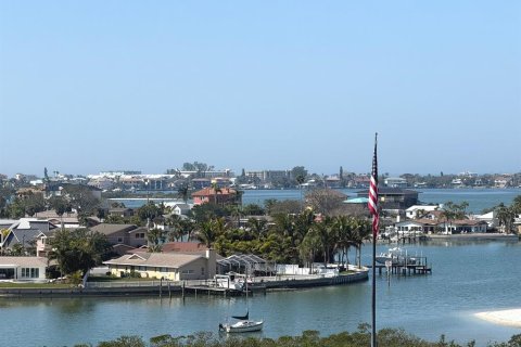 Condo in Belleair Bluffs, Florida, 1 bedroom № 2119280 - photo 8