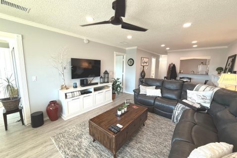 Condo in Belleair Bluffs, Florida, 1 bedroom № 2119280 - photo 13