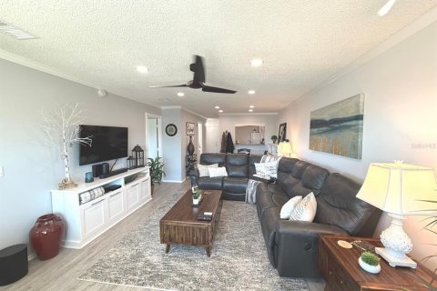 Condo in Belleair Bluffs, Florida, 1 bedroom № 2119280 - photo 15