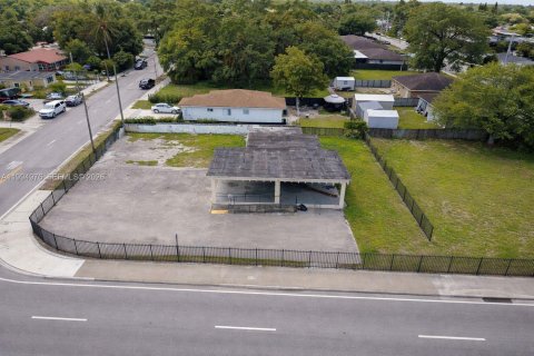 Immobilier commercial à vendre à Miami Gardens, Floride № 2063746 - photo 4