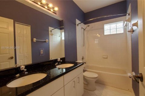 House in Weston, Florida 3 bedrooms, 138.89 sq.m. № 2003406 - photo 21