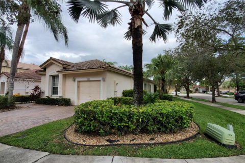 House in Weston, Florida 3 bedrooms, 138.89 sq.m. № 2003406 - photo 27