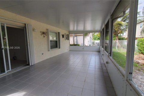 House in Weston, Florida 3 bedrooms, 138.89 sq.m. № 2003406 - photo 23