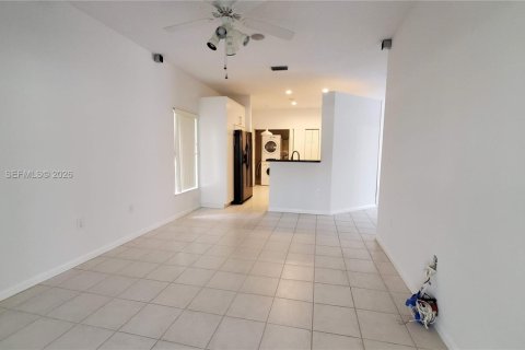 House in Weston, Florida 3 bedrooms, 138.89 sq.m. № 2003406 - photo 7