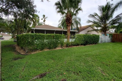 House in Weston, Florida 3 bedrooms, 138.89 sq.m. № 2003406 - photo 29