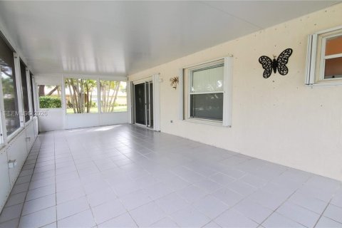House in Weston, Florida 3 bedrooms, 138.89 sq.m. № 2003406 - photo 25