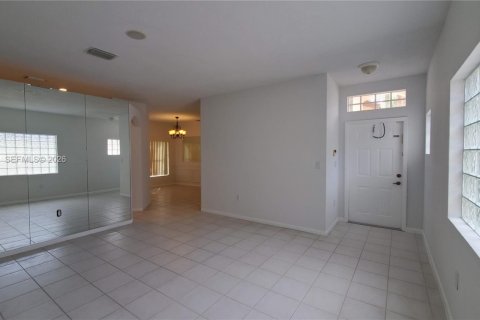 House in Weston, Florida 3 bedrooms, 138.89 sq.m. № 2003406 - photo 13