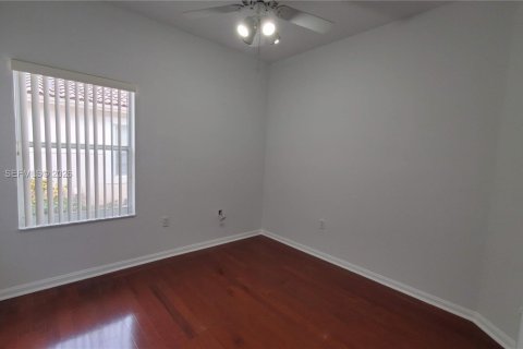 House in Weston, Florida 3 bedrooms, 138.89 sq.m. № 2003406 - photo 20