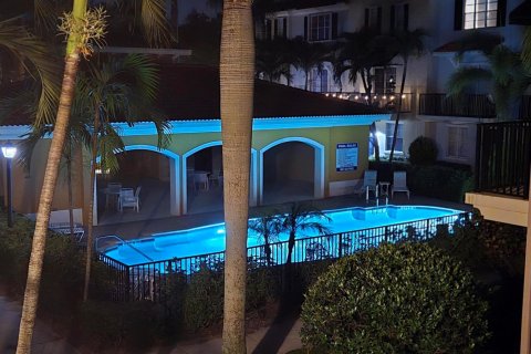 Townhouse in Jupiter, Florida 3 bedrooms, 163.51 sq.m. № 2190260 - photo 3