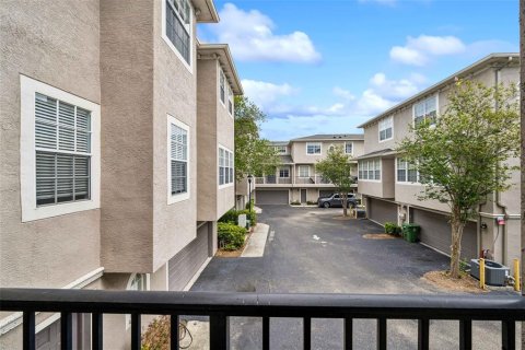 Townhouse in Tampa, Florida 5 bedrooms, 254.65 sq.m. № 2208995 - photo 22