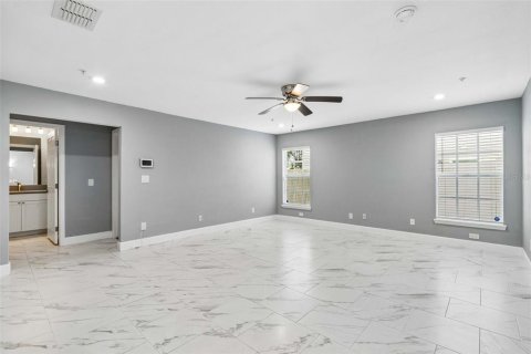 Townhouse in Tampa, Florida 5 bedrooms, 254.65 sq.m. № 2208995 - photo 4