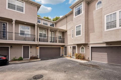 Touwnhouse à Tampa, Floride 5 chambres, 254.65 m2 № 2208995
