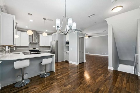 Townhouse in Tampa, Florida 5 bedrooms, 254.65 sq.m. № 2208995 - photo 15