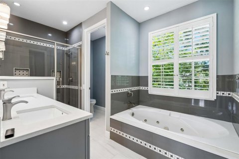 Townhouse in Tampa, Florida 5 bedrooms, 254.65 sq.m. № 2208995 - photo 24