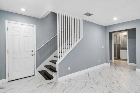 Townhouse in Tampa, Florida 5 bedrooms, 254.65 sq.m. № 2208995 - photo 5