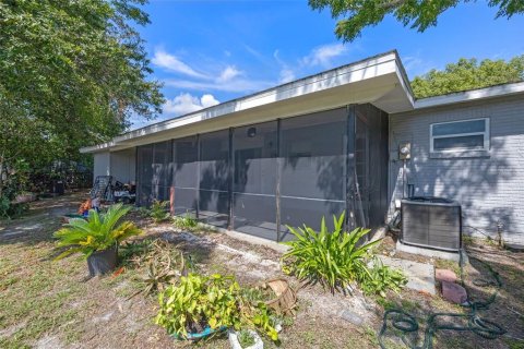 House in Deltona, Florida 3 bedrooms, 120.22 sq.m. № 1755393 - photo 28