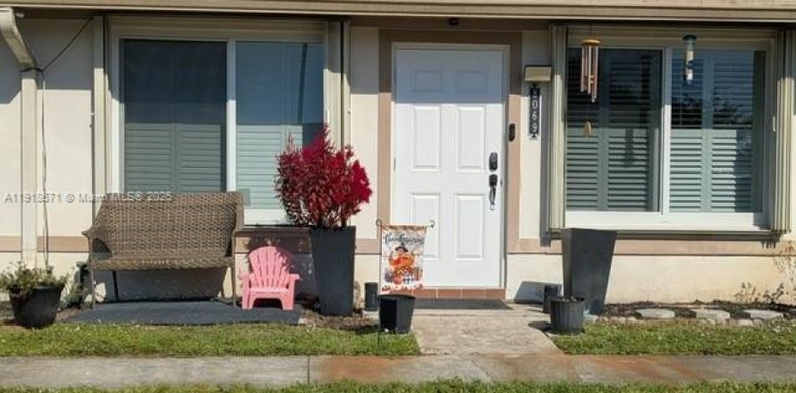 Touwnhouse à Davie, Floride 2 chambres, 84.73 m2 № 1973887