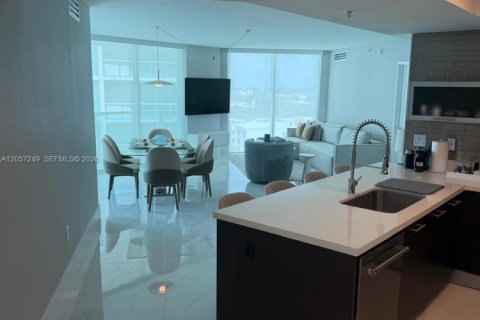 Apartment in Sunny Isles Beach, Florida 3 bedrooms, 134.43 sq.m. № 2246623 - photo 2
