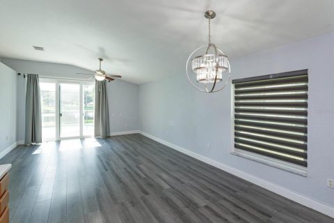 House in Orlando, Florida 3 bedrooms, 189.43 sq.m. № 1761902 - photo 10