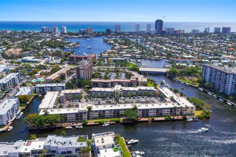 Купить кондоминиум в Помпано-Бич, Флорида 2 спальни, 96.15м2, № 1927848 - фото 2