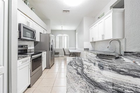 Casa en venta en Plant City, Florida, 3 dormitorios, 162.21 m2 № 1912636 - foto 8