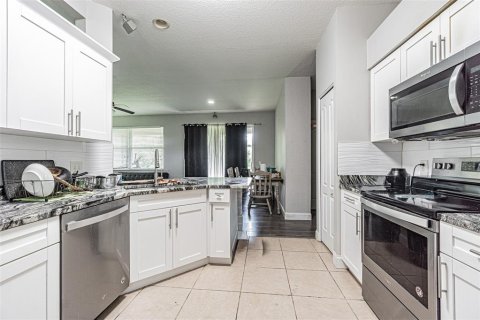 Casa en venta en Plant City, Florida, 3 dormitorios, 162.21 m2 № 1912636 - foto 9