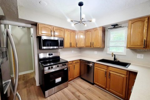 Villa ou maison à louer à Gainesville, Floride: 4 chambres, 156.45 m2 № 2294725 - photo 5