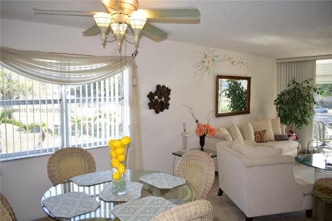 Condominio en venta en Sunrise, Florida, 2 dormitorios, 90.67 m2 № 2030814 - foto 8