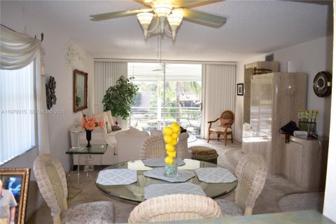 Condominio en venta en Sunrise, Florida, 2 dormitorios, 90.67 m2 № 2030814 - foto 2