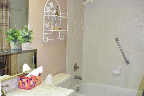 Condominio en venta en Sunrise, Florida, 2 dormitorios, 90.67 m2 № 2030814 - foto 10