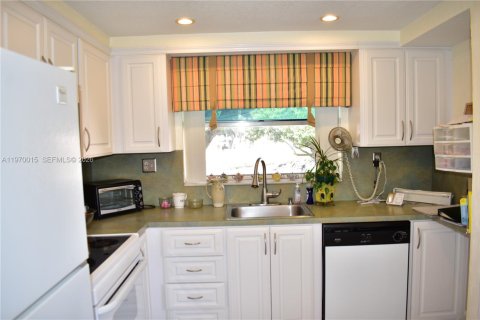 Condominio en venta en Sunrise, Florida, 2 dormitorios, 90.67 m2 № 2030814 - foto 4