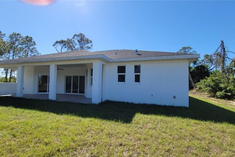 House in Punta Gorda, Florida 3 bedrooms, 150.32 sq.m. № 1515820 - photo 4