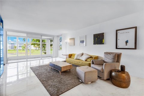 Copropriété à vendre à Pompano Beach, Floride: 3 chambres, 158.86 m2 № 2084404 - photo 5