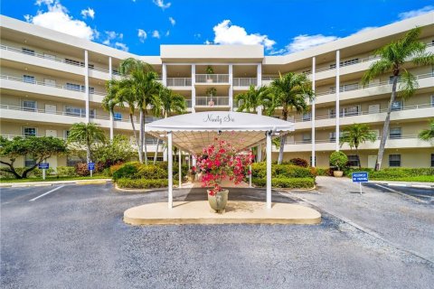 Copropriété à vendre à Pompano Beach, Floride: 3 chambres, 158.86 m2 № 2084404 - photo 20