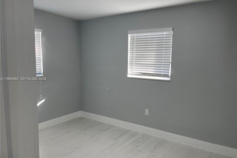 House in Hollywood, Florida 3 bedrooms, 86.68 sq.m. № 2002723 - photo 14