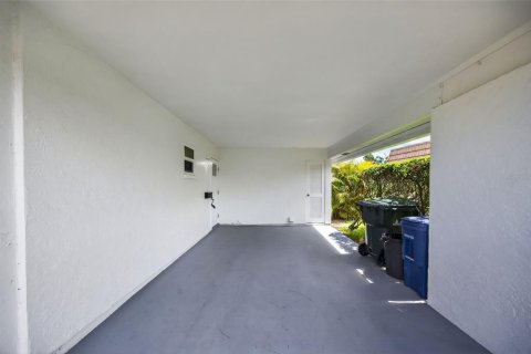 House in Sarasota, Florida 1 bedroom, 80.27 sq.m. № 1782603 - photo 21