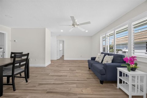 House in Sarasota, Florida 1 bedroom, 80.27 sq.m. № 1782603 - photo 10