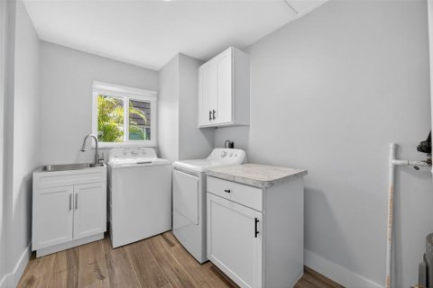 House in Sarasota, Florida 1 bedroom, 80.27 sq.m. № 1782603 - photo 17