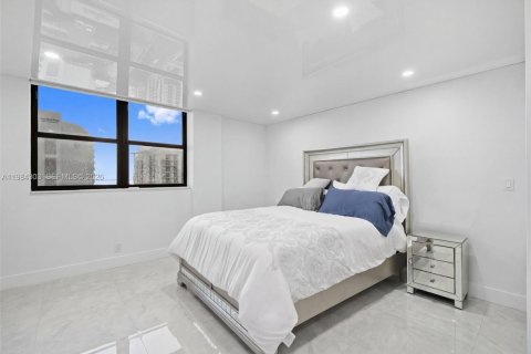 Снять в аренду кондоминиум в Санни-Айлс-Бич, Флорида 3 спальни, 210.14м2, № 2045495 - фото 17