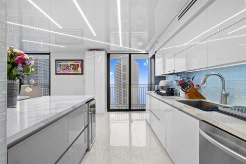 Снять в аренду кондоминиум в Санни-Айлс-Бич, Флорида 3 спальни, 210.14м2, № 2045495 - фото 12