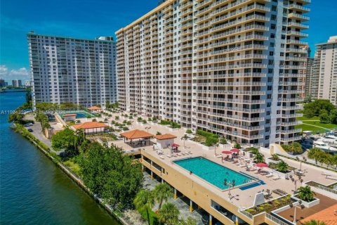 Снять в аренду кондоминиум в Санни-Айлс-Бич, Флорида 3 спальни, 210.14м2, № 2045495 - фото 27