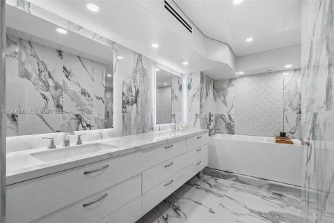 Снять в аренду кондоминиум в Санни-Айлс-Бич, Флорида 3 спальни, 210.14м2, № 2045495 - фото 15