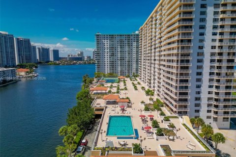 Снять в аренду кондоминиум в Санни-Айлс-Бич, Флорида 3 спальни, 210.14м2, № 2045495 - фото 28