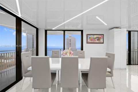 Снять в аренду кондоминиум в Санни-Айлс-Бич, Флорида 3 спальни, 210.14м2, № 2045495 - фото 8