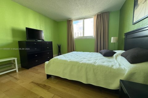 Condominio en venta en Sunny Isles Beach, Florida, 2 dormitorios, 139.82 m2 № 1863017 - foto 17