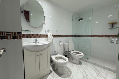 Condominio en venta en Sunny Isles Beach, Florida, 2 dormitorios, 139.82 m2 № 1863017 - foto 14